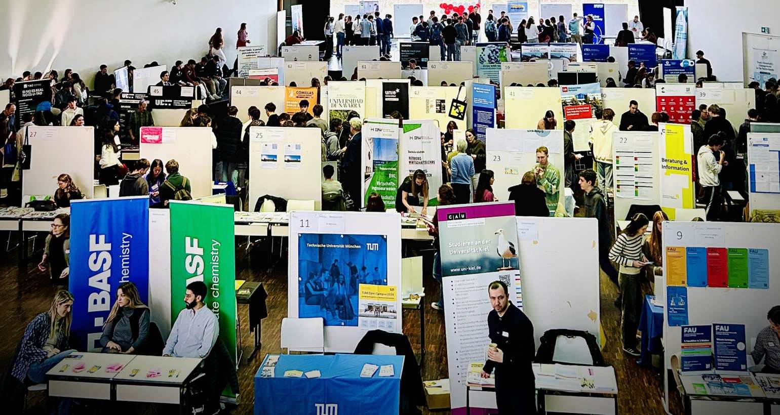 Bildungsmesse der Deutschen Schule Madrid: Brücken in Studium und Beruf